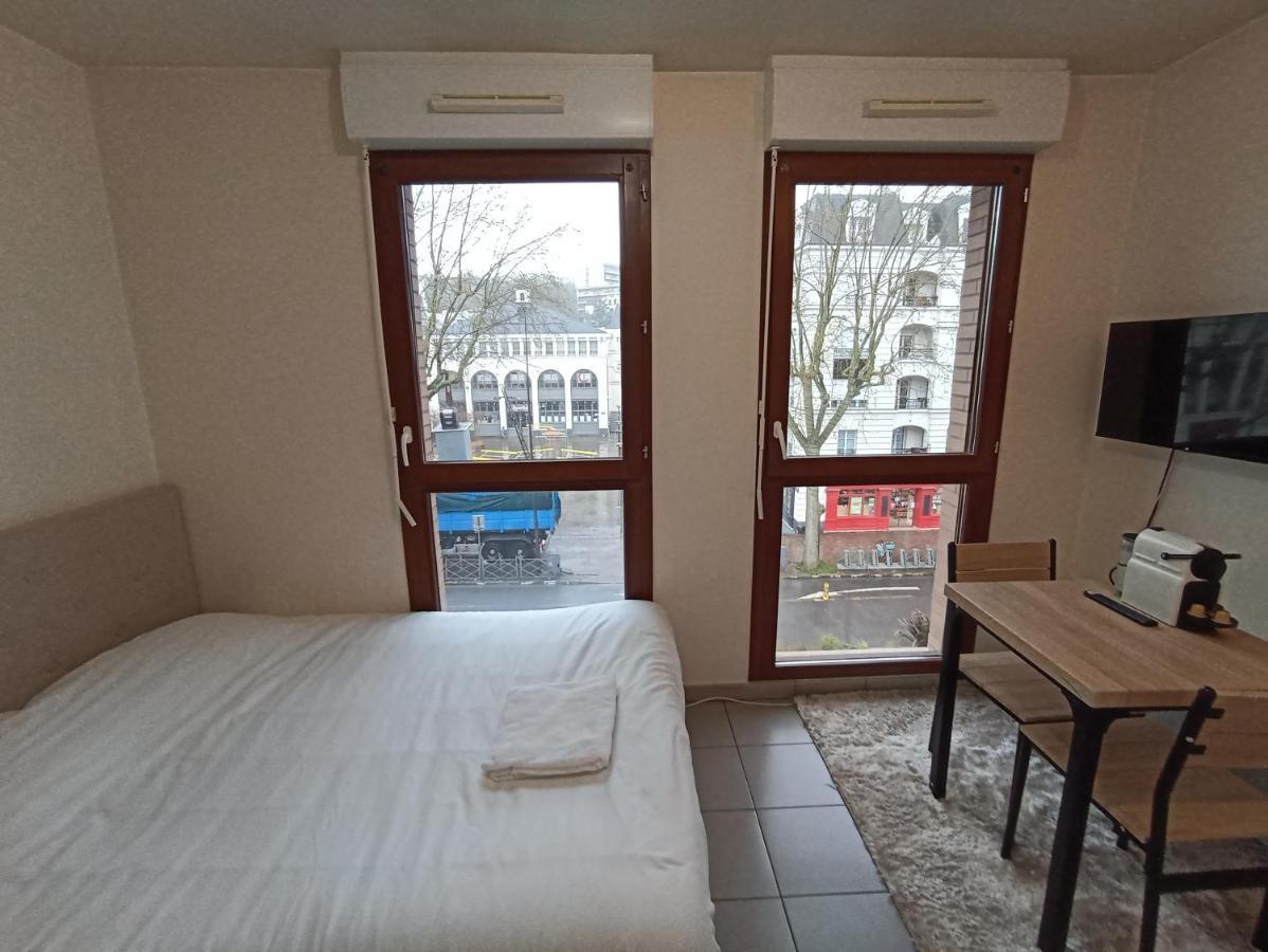 Joli studio récent, plein centre de Chaville Apartamento Exterior foto